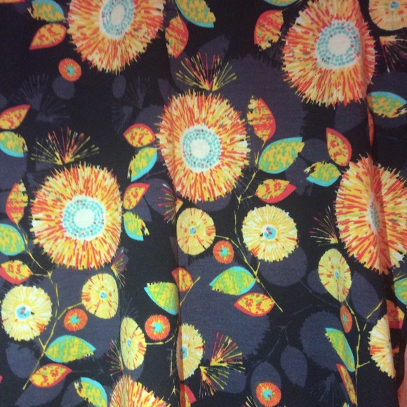 LuLaRoe Randy - Picture 2 of 3